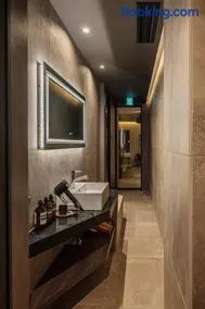 LAGUNA Stay - Image 2
