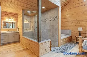 Romantic Cabin w Rain Shower & Spa Tub - Image 2