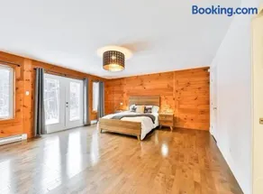 Chalet Bluesky-Chertsey - Image 1
