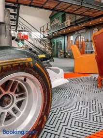 Vintage Loft Garage Loft 285m2 Parking Clubs Auto Proche Le PAL - Image 2