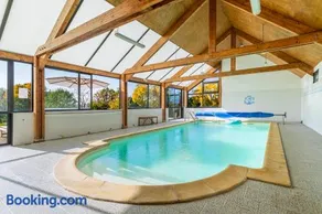 La Garencière - Gîtes, salle de jeux, piscine et animaux - Image 1