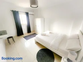 Stylish and modern apartment close to the airport - Image 5