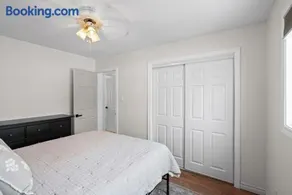 Perfect Group Stay in Cornwall 3 Bedroom and Theater Room - Image 3