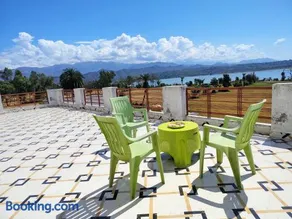 Skyline Lakeview - Image 1