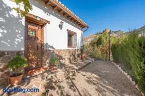 Apartamento vacacional con jacuzzi, barbacoa y terraza | Vistas al río - Image 3