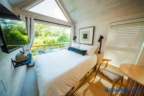 Nordic Couples Cabin W Hot Tub, Sauna, Grill - Image 2
