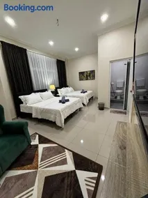 SZ Hotel - Image 1