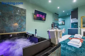 Le Musée d’Aphrodite / JACUZZI - Image 1