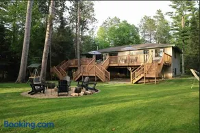 Dog-Friendly Home with Dock Kayaks Hot Tub Game Room & AC - Image 2
