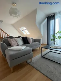Alexander Home with parking and terrace - Image 2