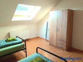 Seyfarthrooms - Großröhrsdorf 2 - zentrale Lage, stilvolle Einrichtung, Blick in den Garten - Image 2