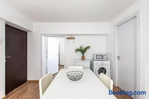 Cozy 2-bedroom apartment near Finikoudes Beach - Image 5