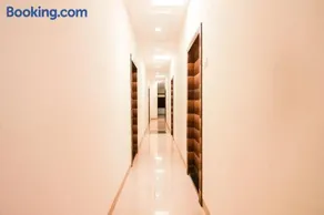 Hotel O Unique Inn - Image 3