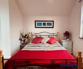 Islay View- Double Bed Apartment (NITB APPROVED) - Image 2