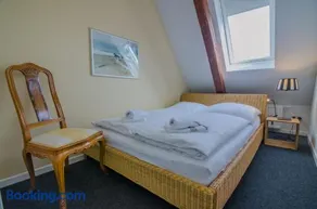 Madeleines Nest OG - Image 3