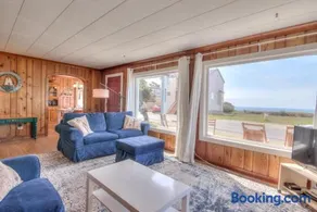 Sea Chalet - Image 2