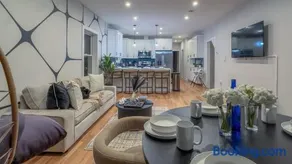 Pristine House, Sleep 21, Park 2 cars FREE, 20 PERCENT OFF - Image 2