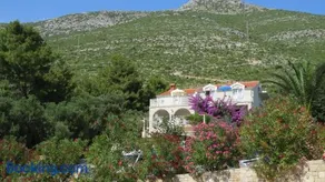 Beachfront Apartments Vala with a swimming pool - Image 4