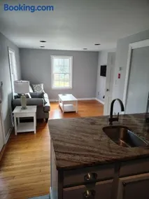 Pomfret Cottage - Image 2