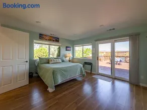 Yosemite Mountaintop Retreat on 100 acres, 2 Homes, 2 hot tubs, pool - Image 1