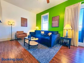 30A Inn & Suites Signature King Suite - Image 3