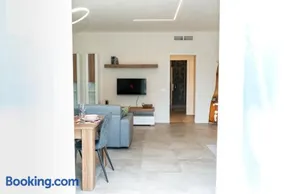 Andrea Lake room - Image 4