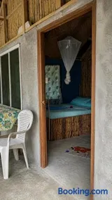 Lonnoc ocean view beach bungalows - Image 4