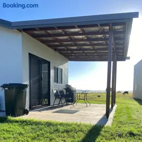 Top Views Studio Cabin - Image 3