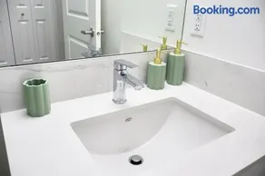 Apartment In Calgary Near Airport - Image 2