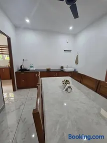 Ruhe staycation Near chottanikara - Image 1