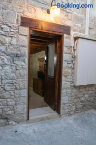 Eidyllio Luxury Suites Omodos - Image 3