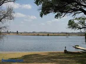 Vaal River Boathouse Bungalow - Image 4
