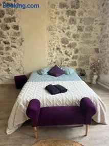 Studio cosy en pierre au cœur du vieux Langon - Image 2