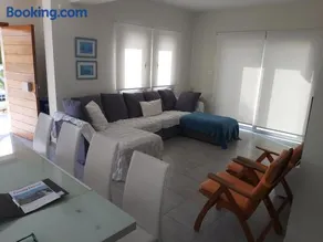 FAMILY HOME - Image 5