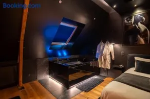 Loveroom Lorient - Balnéo 2 places, Cinéma Privé & Tantra - Image 2