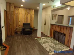 PEUF Lodge - Image 2