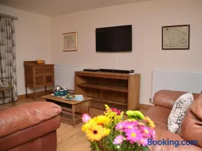 3 Bed in Wells oc-55232 - Image 2