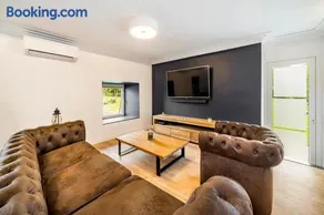 Pitch 15 - Image 1