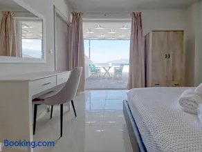 Epipleon Luxury Suites -105- Δωμάτιο 35τμ με βεράντα 35τμ μπροστά στη θάλασσα - Image 3