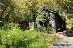 The Arts & Crafts House with Firepit, Skylights, Jetted Bathtub - Image 2