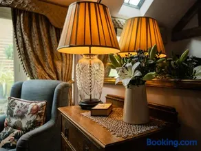 Helmsley Garden Cottage & Railway Carriage - Image 5