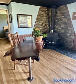 LakeView Landing - Stunning Views Overlooking Bay - Image 2