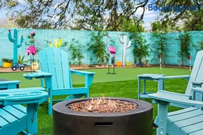 Austin Oasis Spacious 4BR Retreat with Hot Tub Cowboy Pool and Infrared Sauna Perfect for Families and Bachelorettes - Image 4