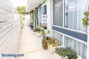 Shabby Chic Shack - 2 bedroom Beach Cottage - Image 1