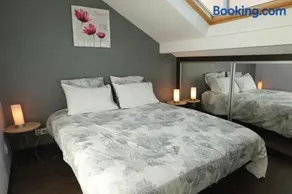 Charming house with balcony parking - Direct Paris - Image 2