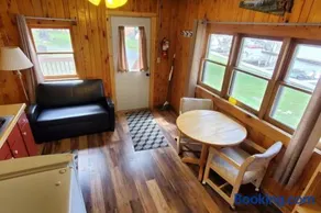 Marina View 1 Bedroom Sunset Cabin - Image 3