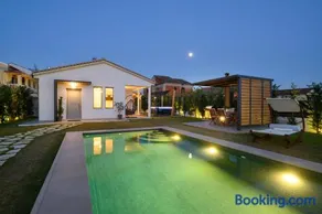 Rustic Charm Villa - Image 2