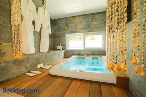 Ô Balinais mini villa avec spa et piscine chauffée privative Marseille - Image 1