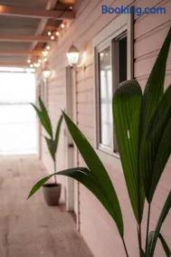 La Caribena Beach House- Bocas del Toro, Isla Colón, Panamá - Image 2