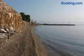 Irida seafront apartment - Image 1